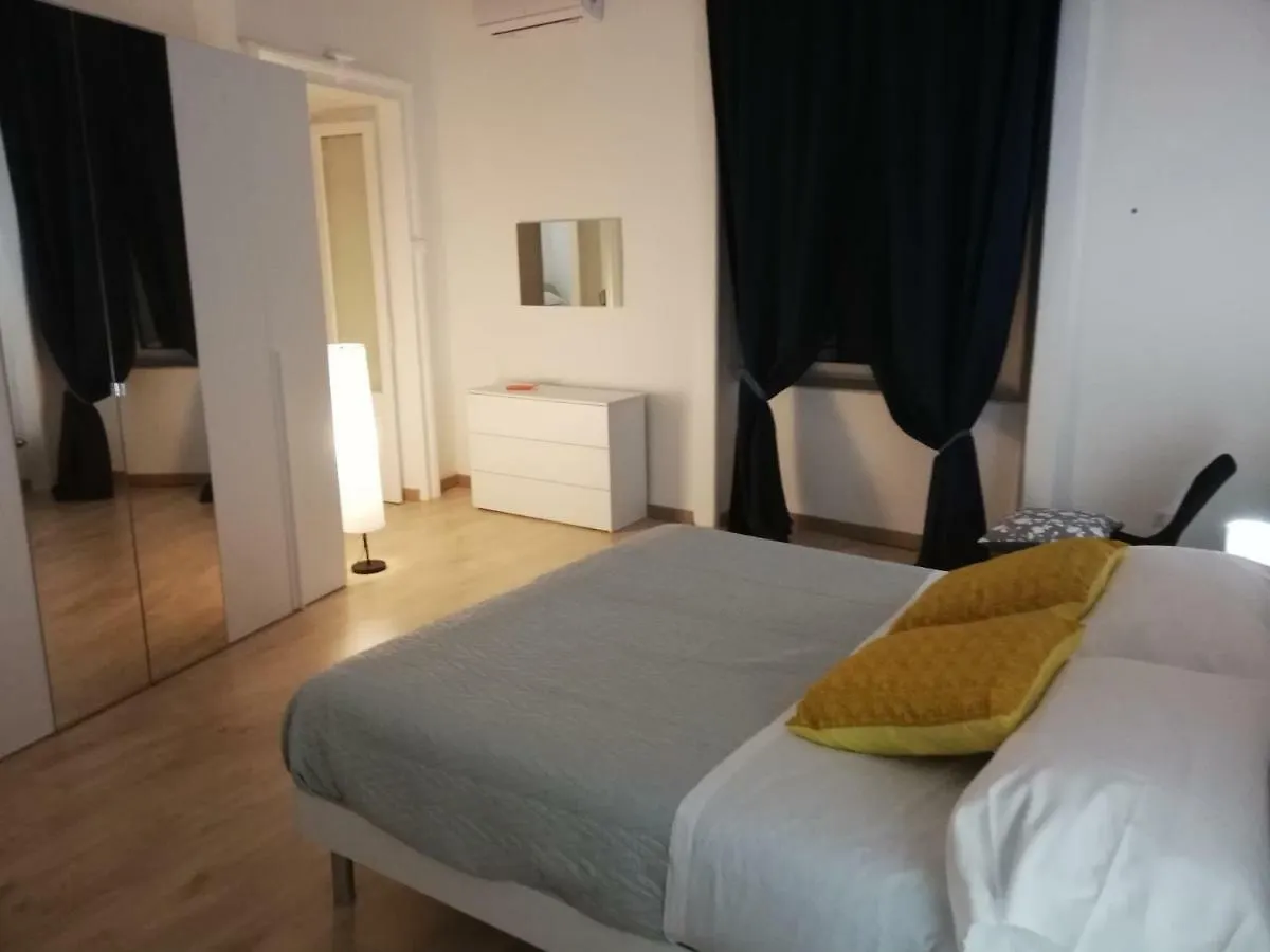 Apartment Casa Vacanze La Piazzetta Naples